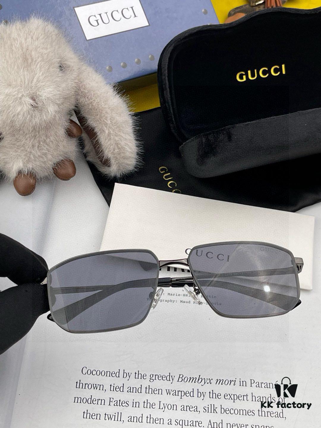 GUCCI Men's Colorful Pilot Polarized Sunglasses