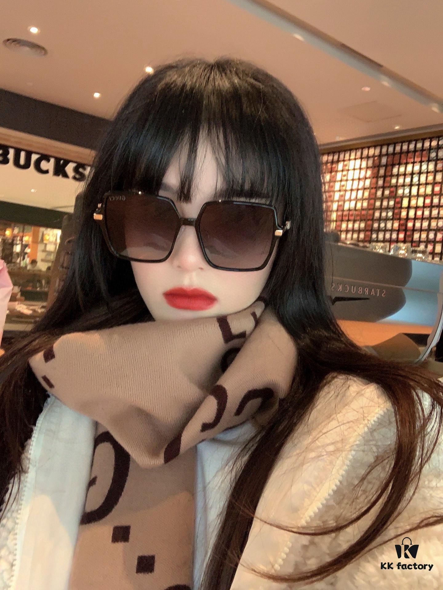 Gucci 2025 New Arrival Sunglasses, Elegant Rhinestone-Inlaid Design, Comfortable Fit, Highly Recommended - Model: G1307