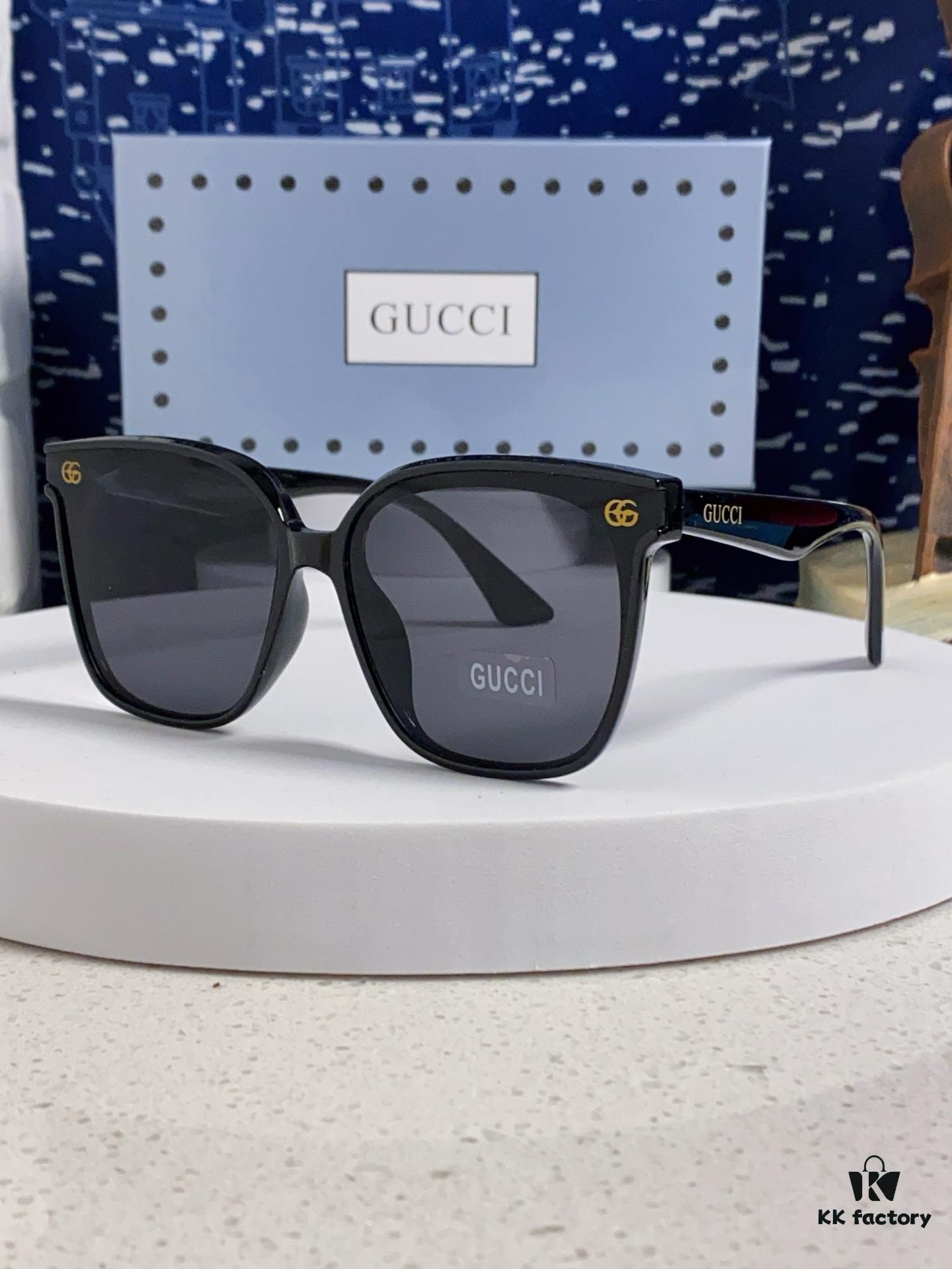 Gucci 2025 New Retro Sunglasses for Women, Large Square Frame, Slimming Design with Logo, UV Protection Unisex Sun Glasses