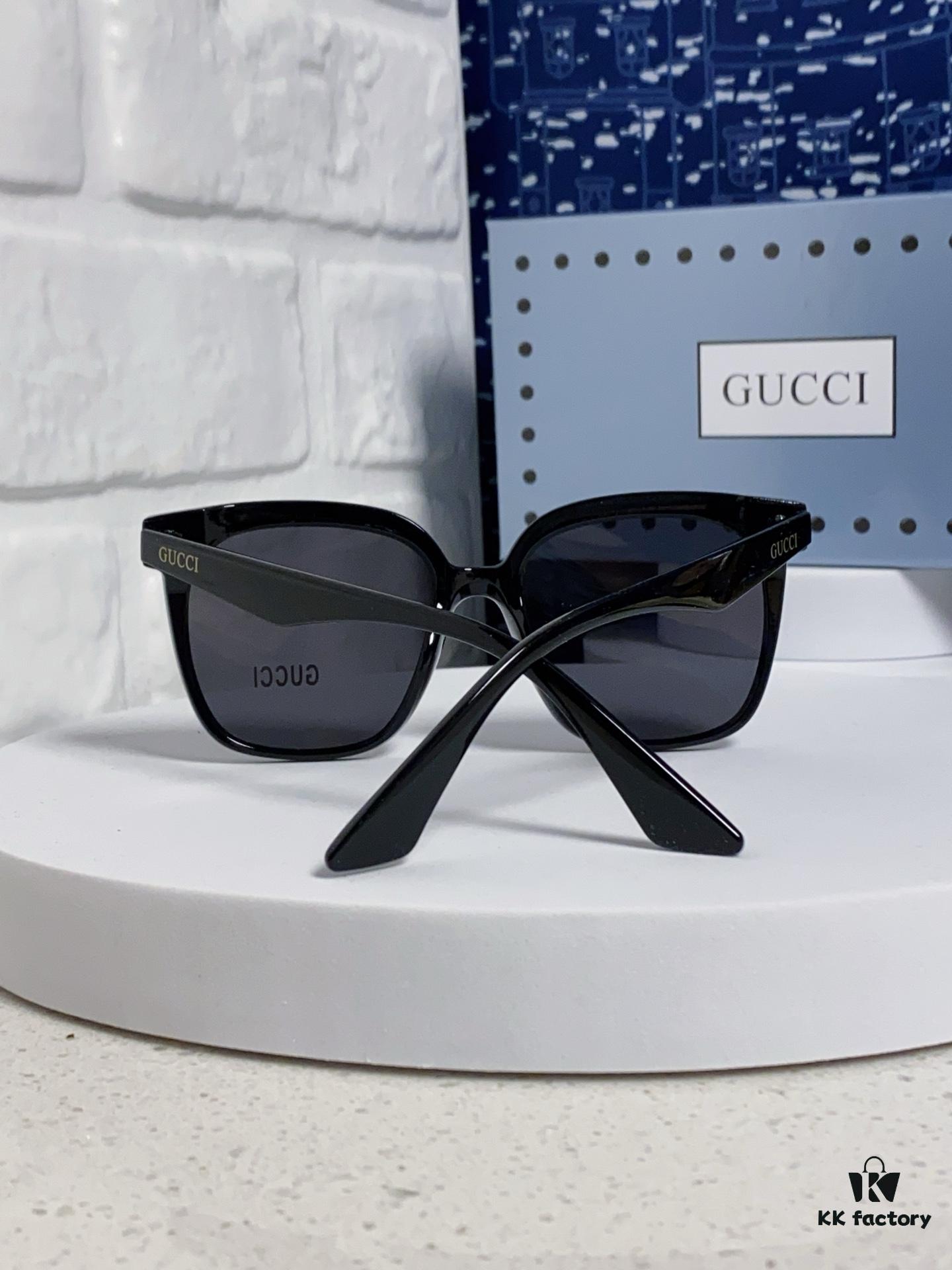 Gucci 2025 New Retro Sunglasses for Women, Large Square Frame, Slimming Design with Logo, UV Protection Unisex Sun Glasses