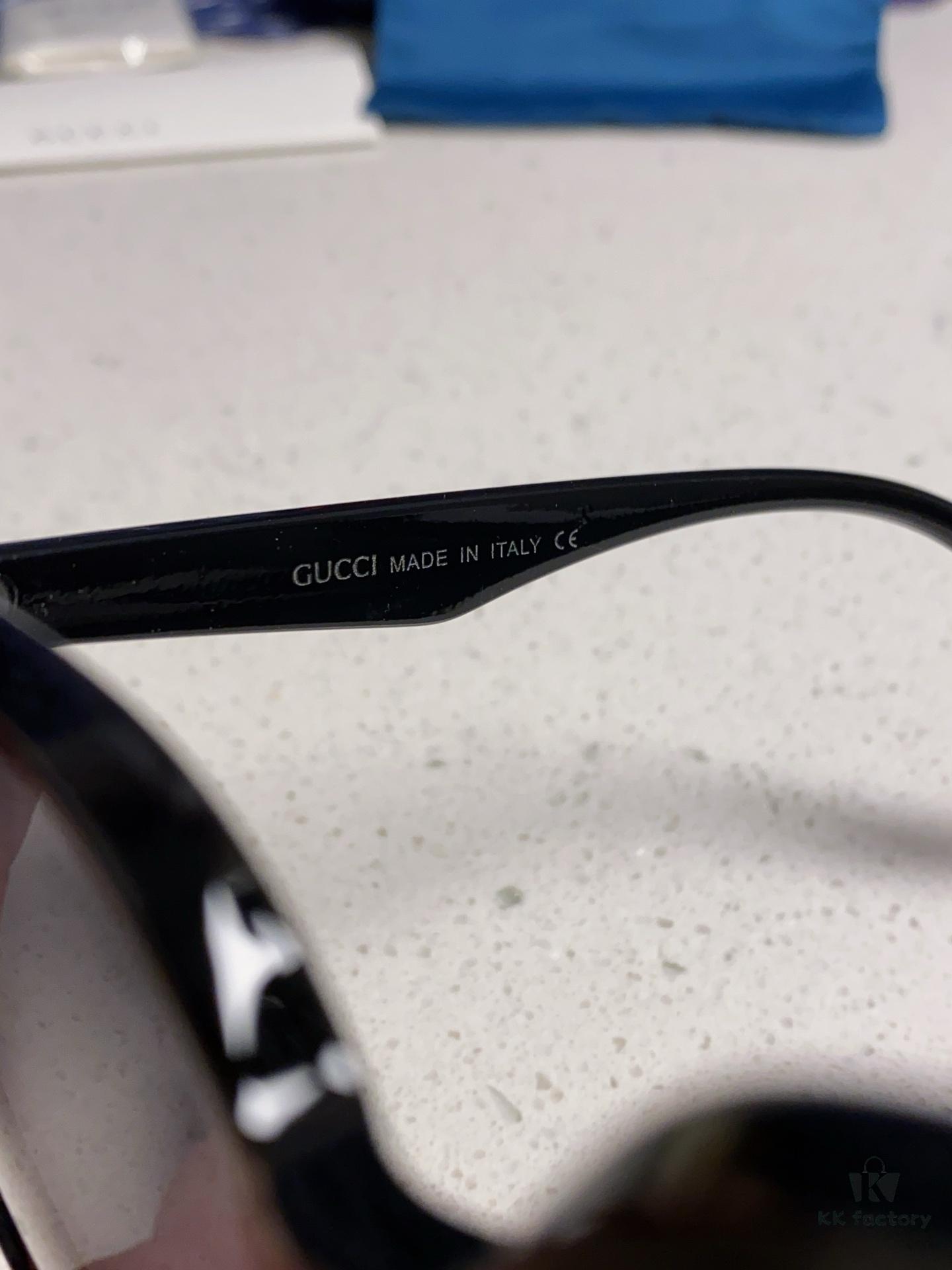 Gucci 2025 New Retro Sunglasses for Women, Large Square Frame, Slimming Design with Logo, UV Protection Unisex Sun Glasses