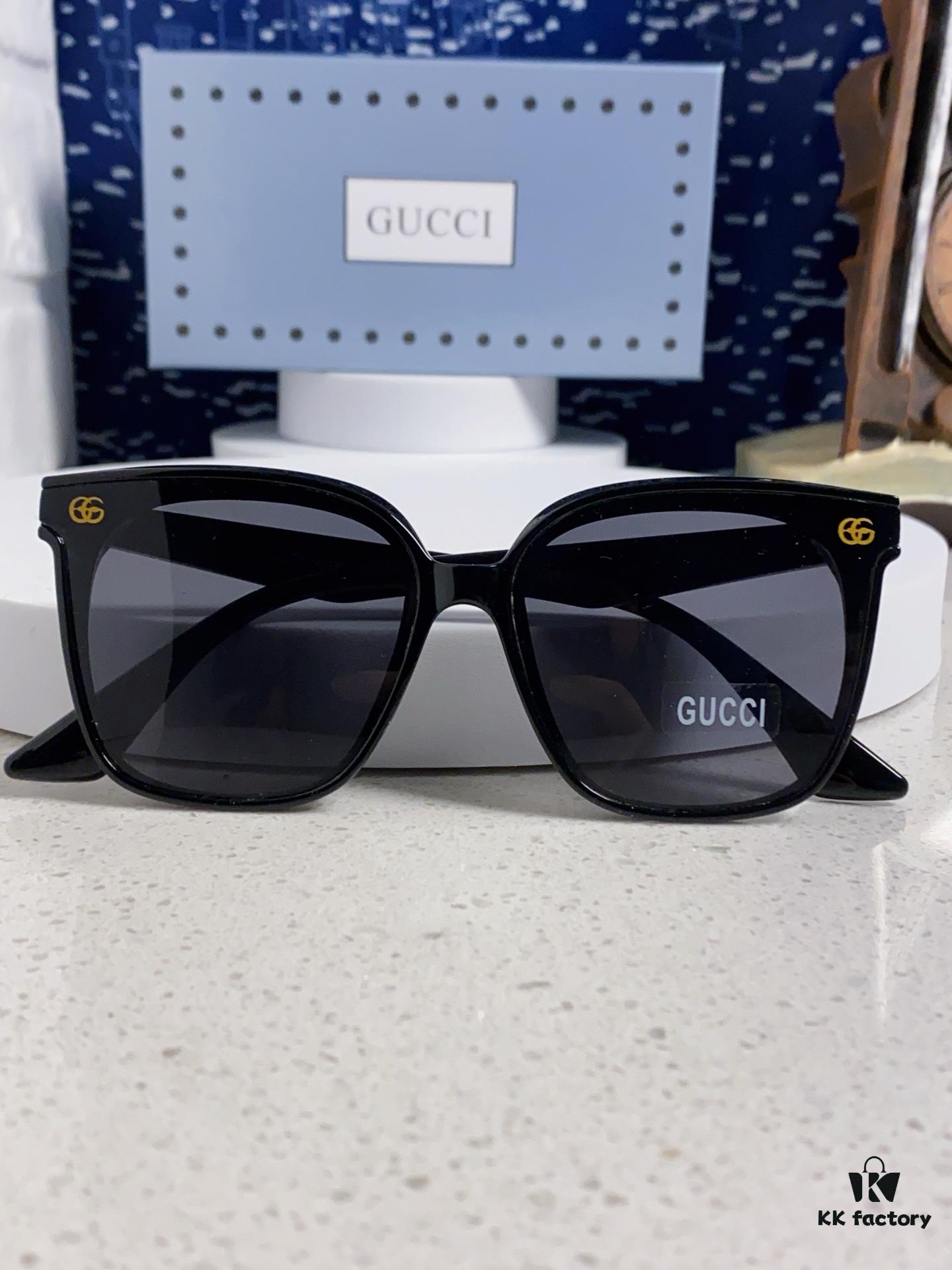 Gucci 2025 New Retro Sunglasses for Women, Large Square Frame, Slimming Design with Logo, UV Protection Unisex Sun Glasses