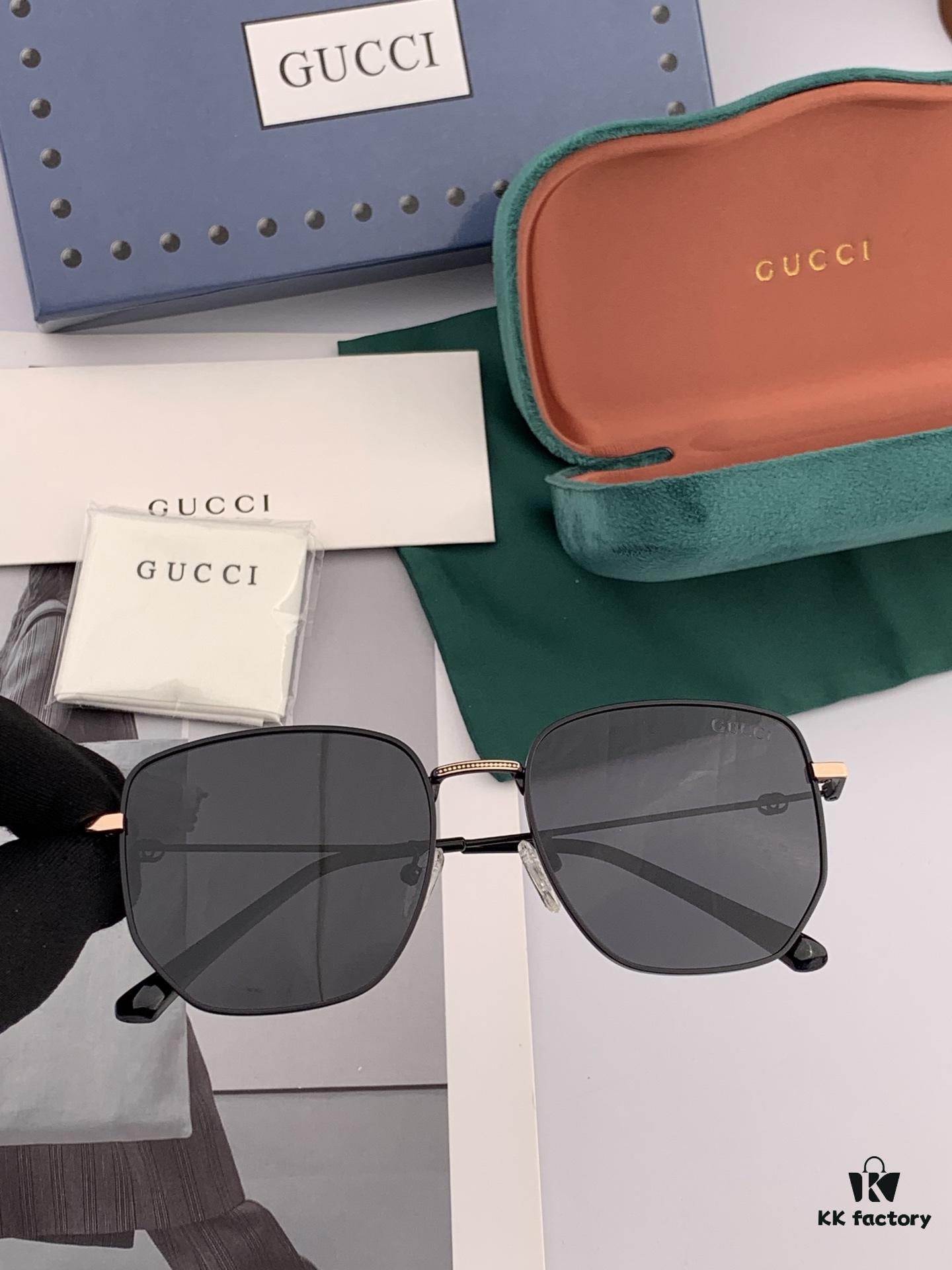 Gucci Classic Square Frame Sunglasses, Flattering on All Face Shapes, Polarized Nylon Lenses for UV Protection, Model: G2935