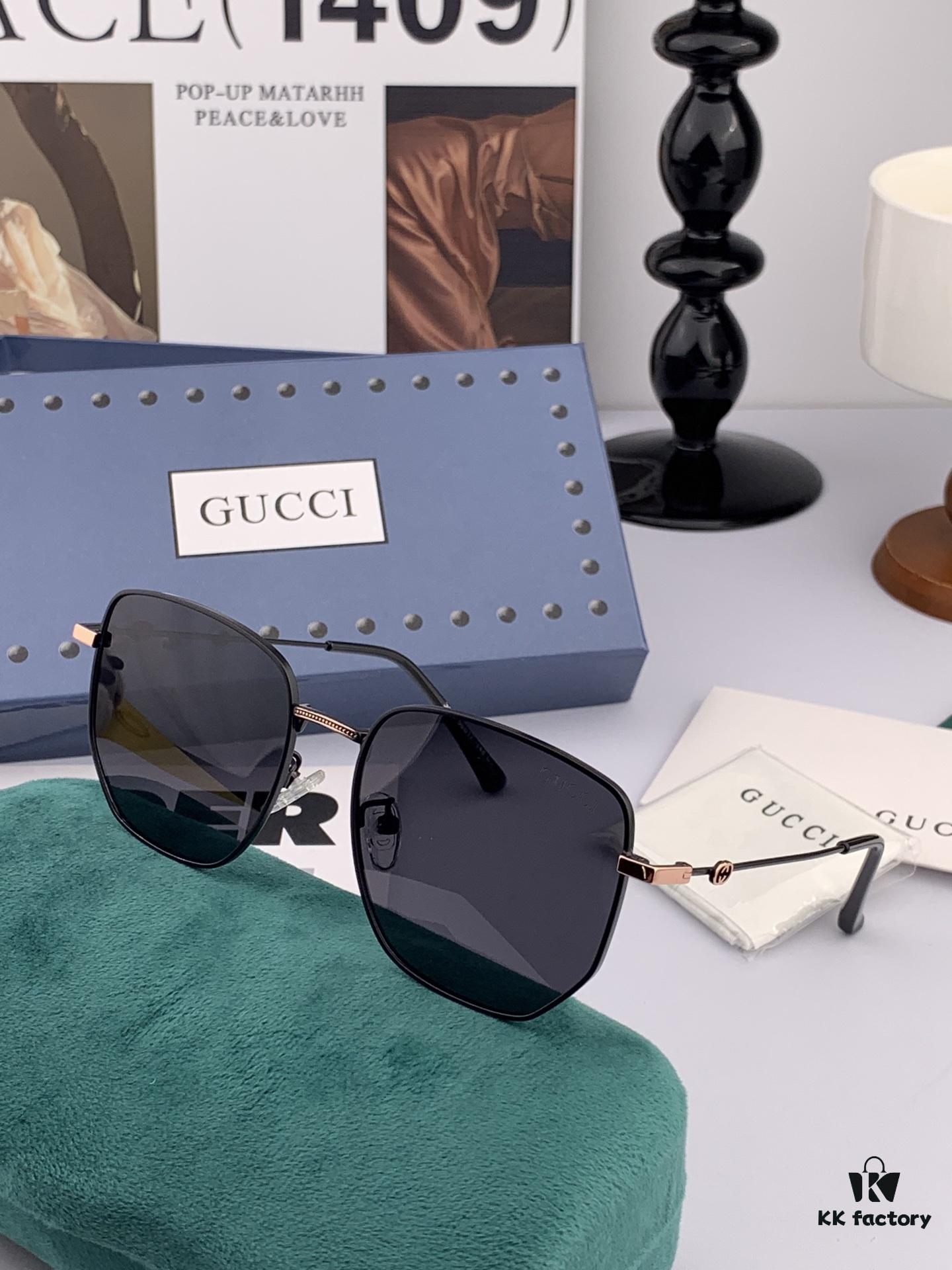 Gucci Classic Square Frame Sunglasses, Flattering on All Face Shapes, Polarized Nylon Lenses for UV Protection, Model: G2935