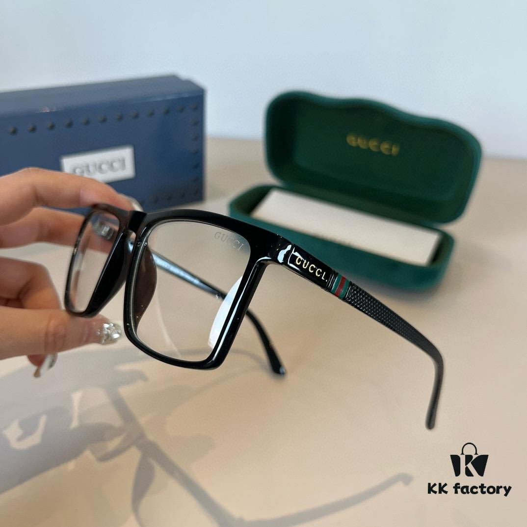 Gucci New Arrival Sunglasses, Polarized Unisex Shades with Bola Lenses, Stylish and Flattering for All Face Shapes