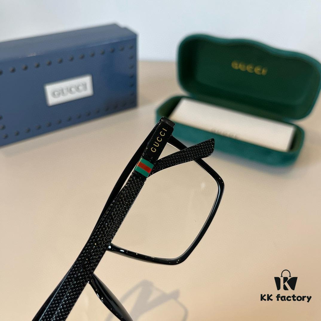 Gucci New Arrival Sunglasses, Polarized Unisex Shades with Bola Lenses, Stylish and Flattering for All Face Shapes