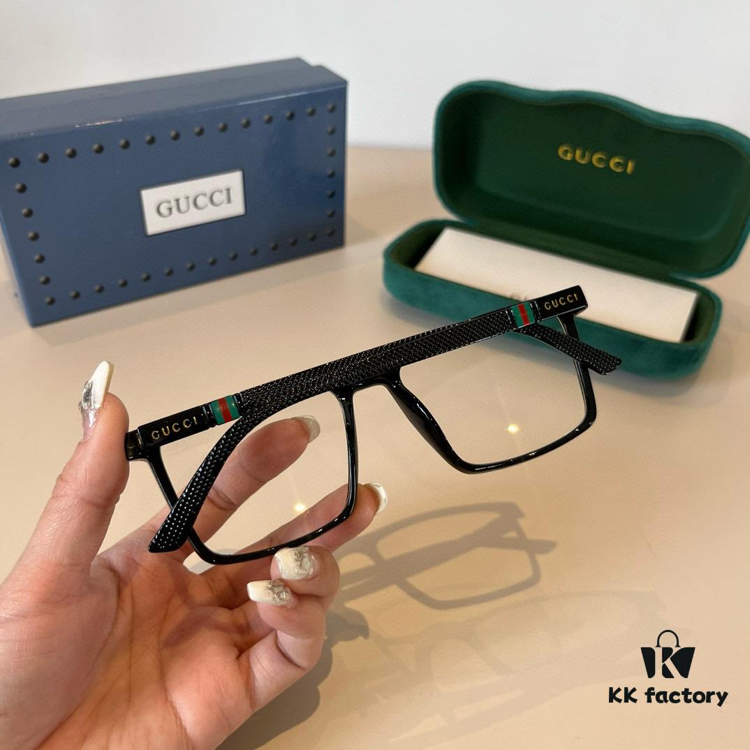 Gucci New Arrival Sunglasses, Polarized Unisex Shades with Bola Lenses, Stylish and Flattering for All Face Shapes