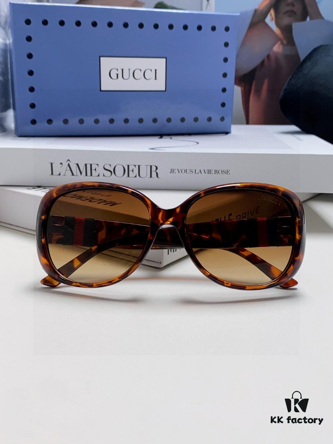 Gucci 2025 New Retro-Style Thick-Rimmed Sunglasses for Women, Fashionable and Stylish UV-Protective Sunglasses with Classic Red and White Braided Temples