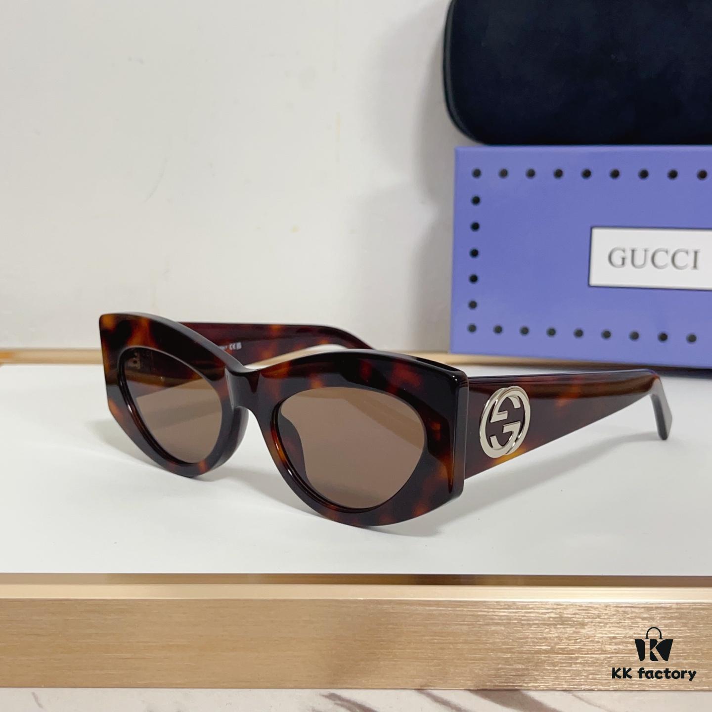 135 GUCCI GG1843S Cruise 25 Sunglasses, Cat-Eye Frame with Interlocking G Detail, Size 53-20-140