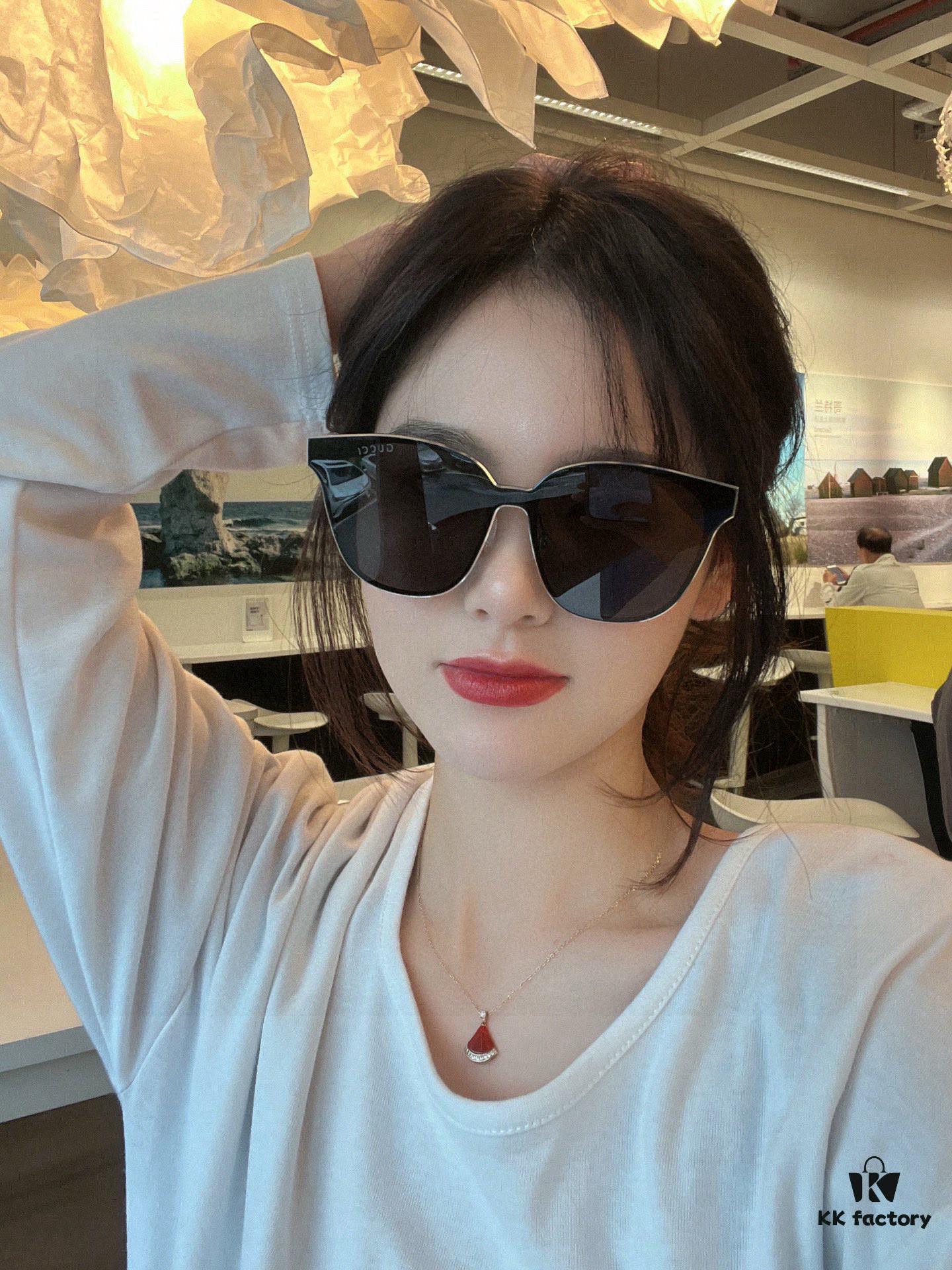 GUCCI 2024 New Spring Launch One-Piece Oversized Nylon Sunglasses Unisex Model G580