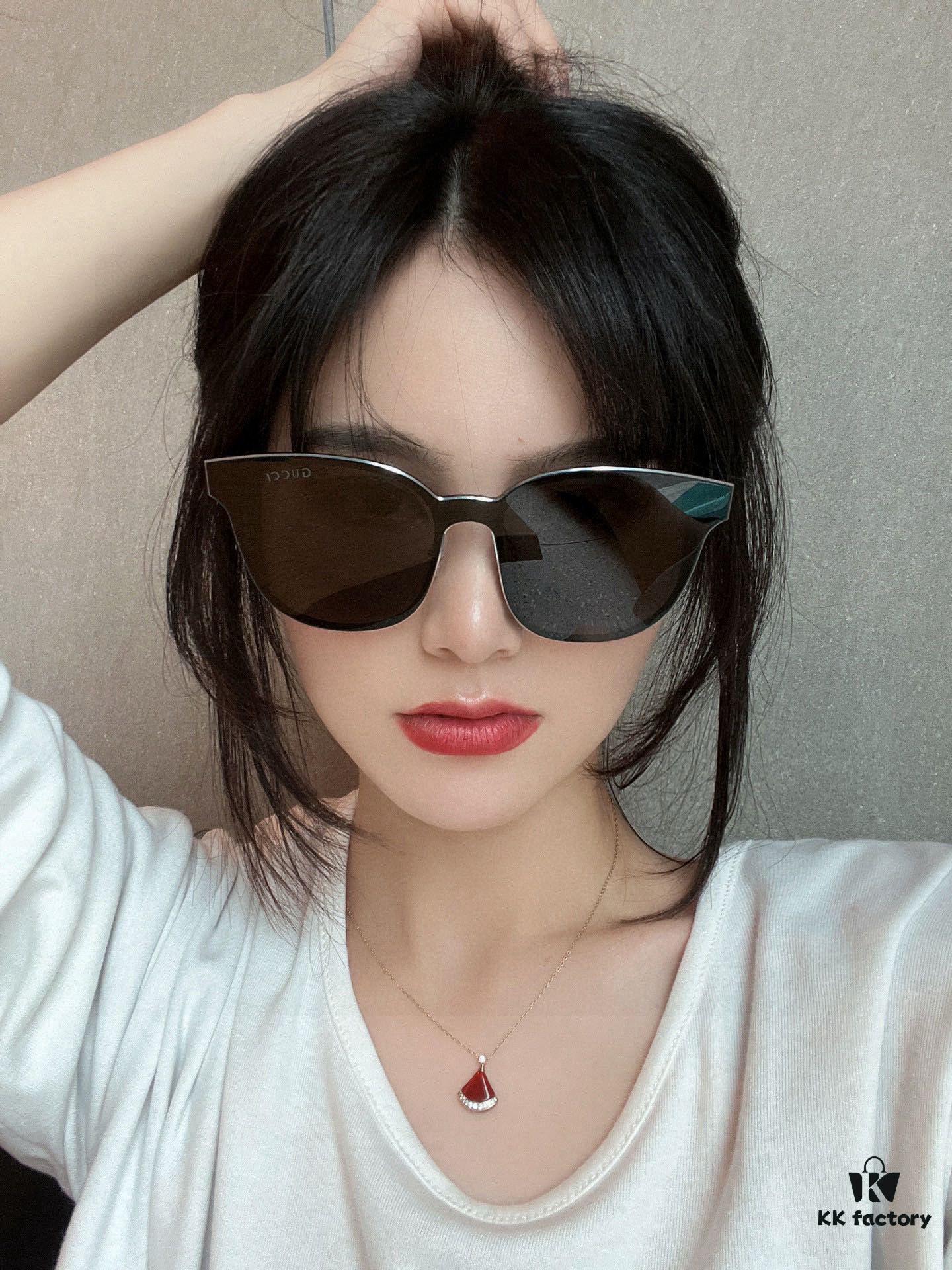 GUCCI 2024 New Spring Launch One-Piece Oversized Nylon Sunglasses Unisex Model G580