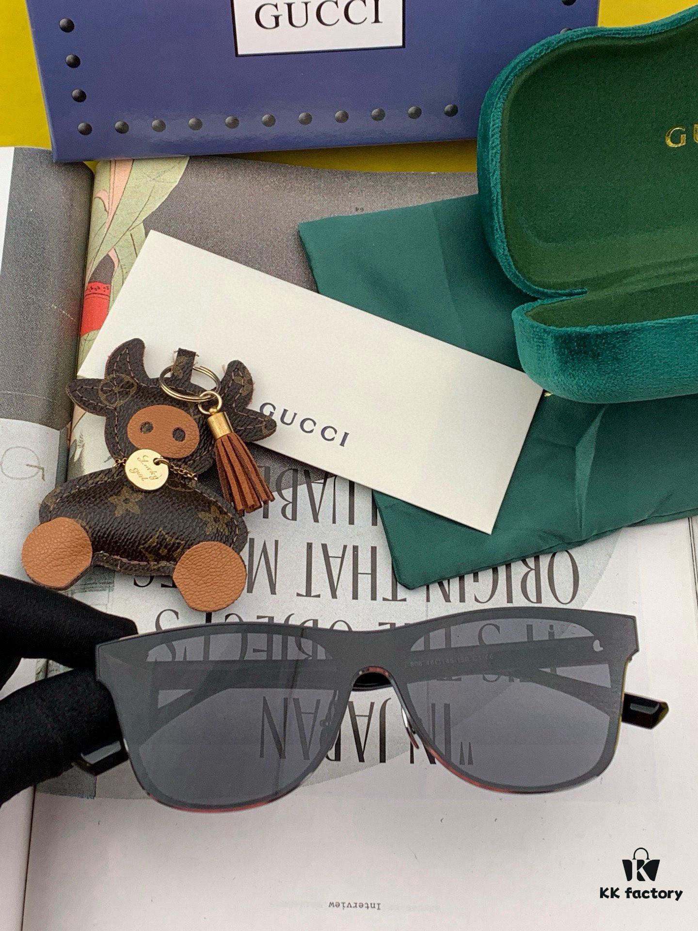 GUCCI 2025 New Spring Launch One-Piece Oversized Sunglasses, Unisex Nylon Frame UV-Protective Shades