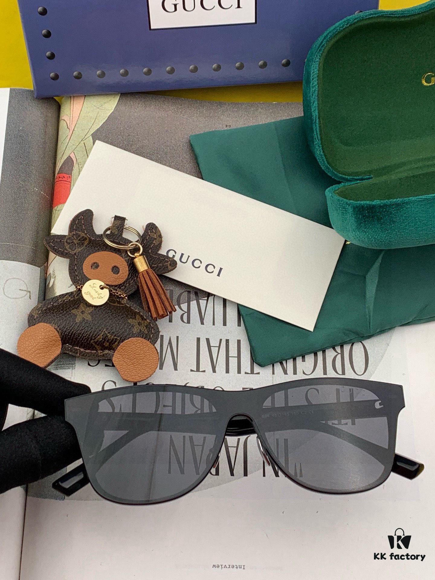 GUCCI 2025 New Spring Launch One-Piece Oversized Sunglasses, Unisex Nylon Frame UV-Protective Shades