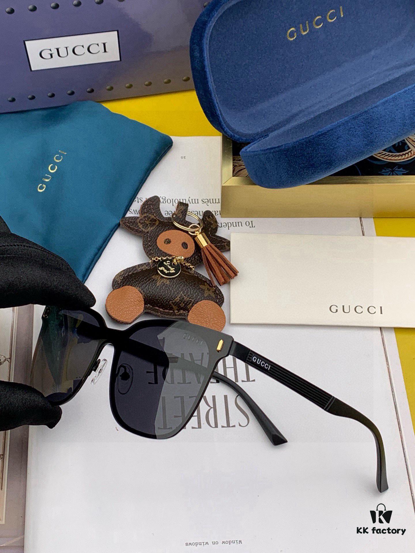 Gucci New Model One-Piece Driving Sunglasses, Must-Have Style for Travel, Popularized by Numerous Celebrities, Unisex Aviator Sunglasses Model: G075