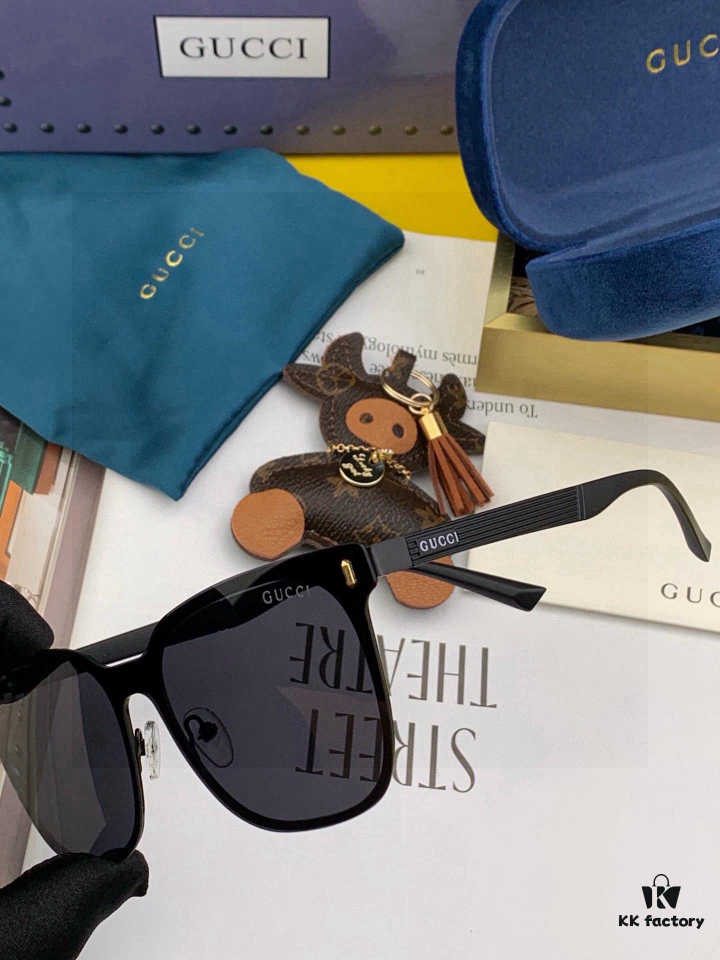 Gucci New Model One-Piece Driving Sunglasses, Must-Have Style for Travel, Popularized by Numerous Celebrities, Unisex Aviator Sunglasses Model: G075