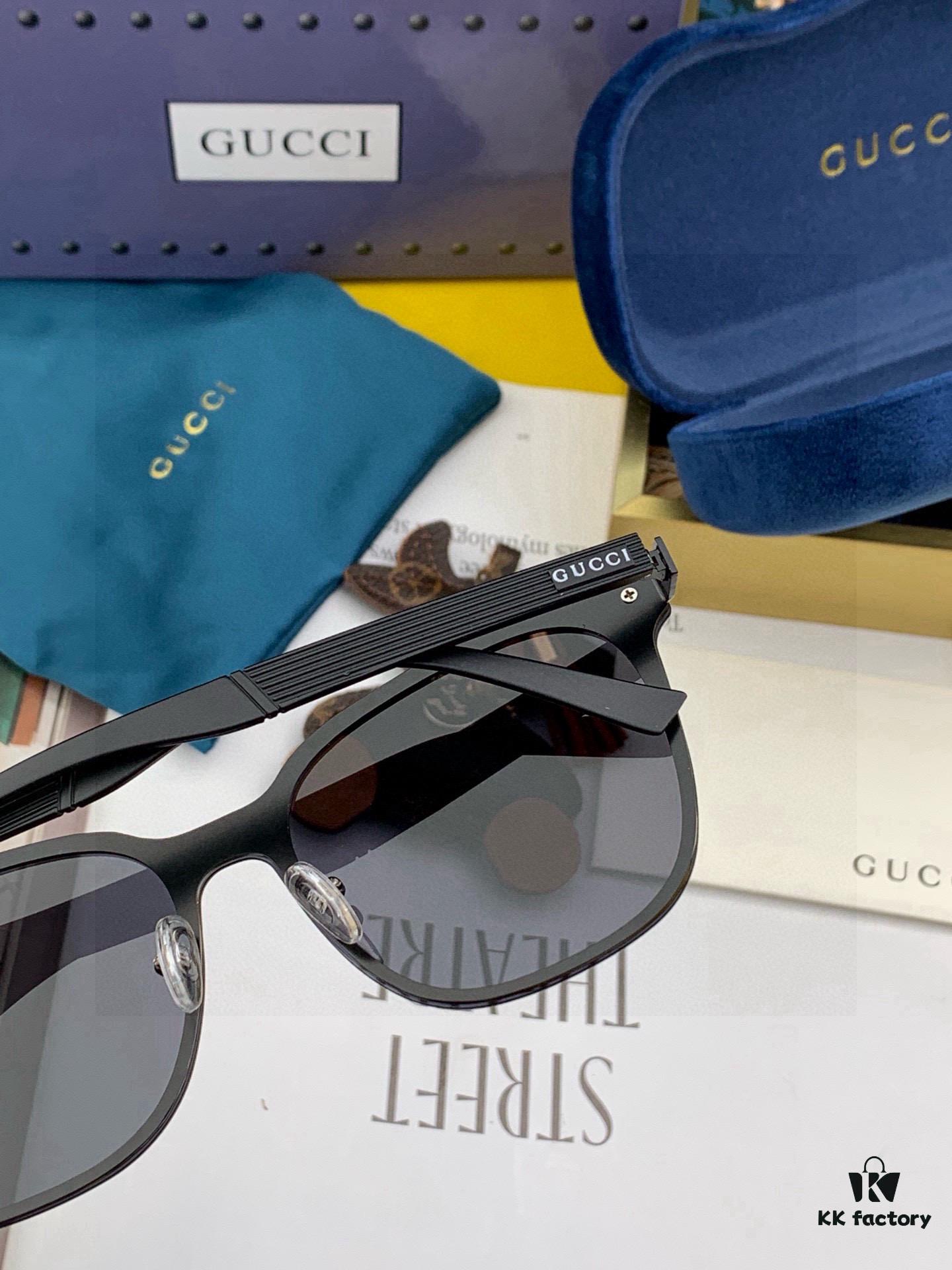 Gucci New Model One-Piece Driving Sunglasses, Must-Have Style for Travel, Popularized by Numerous Celebrities, Unisex Aviator Sunglasses Model: G075