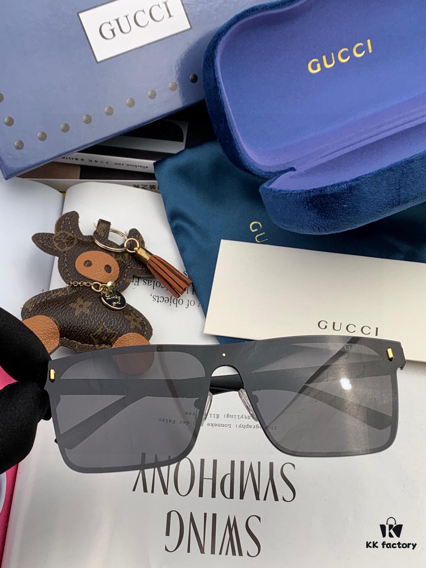 Gucci New Model One-Piece Driving Sunglasses, Must-Have Style for Travel, Popular Among Multiple Celebrities, Unisex Aviator Sunglasses Model: G7809