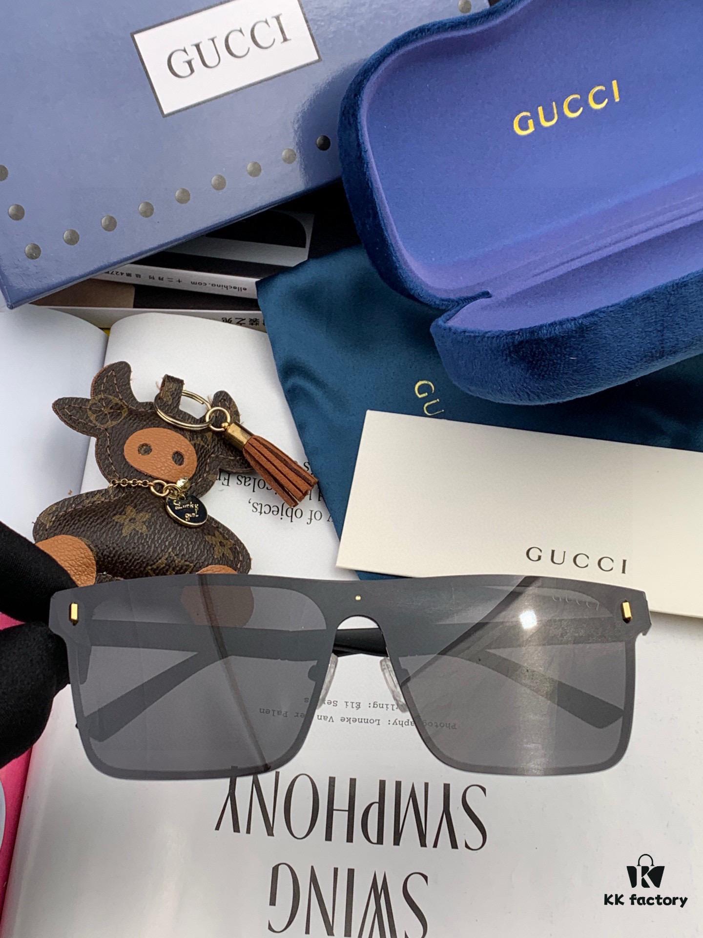 Gucci New Model One-Piece Driving Sunglasses, Must-Have Style for Travel, Popular Among Multiple Celebrities, Unisex Aviator Sunglasses Model: G7809