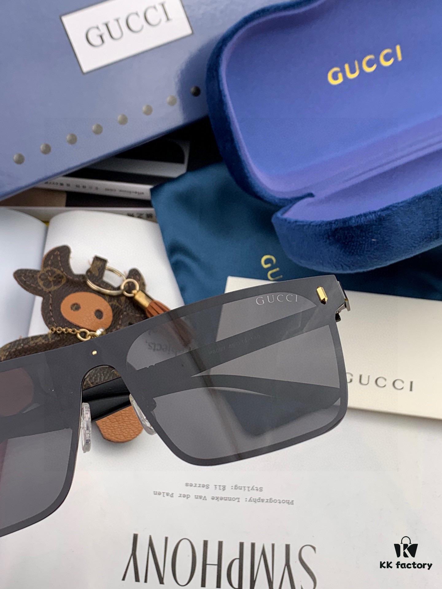 Gucci New Model One-Piece Driving Sunglasses, Must-Have Style for Travel, Popular Among Multiple Celebrities, Unisex Aviator Sunglasses Model: G7809