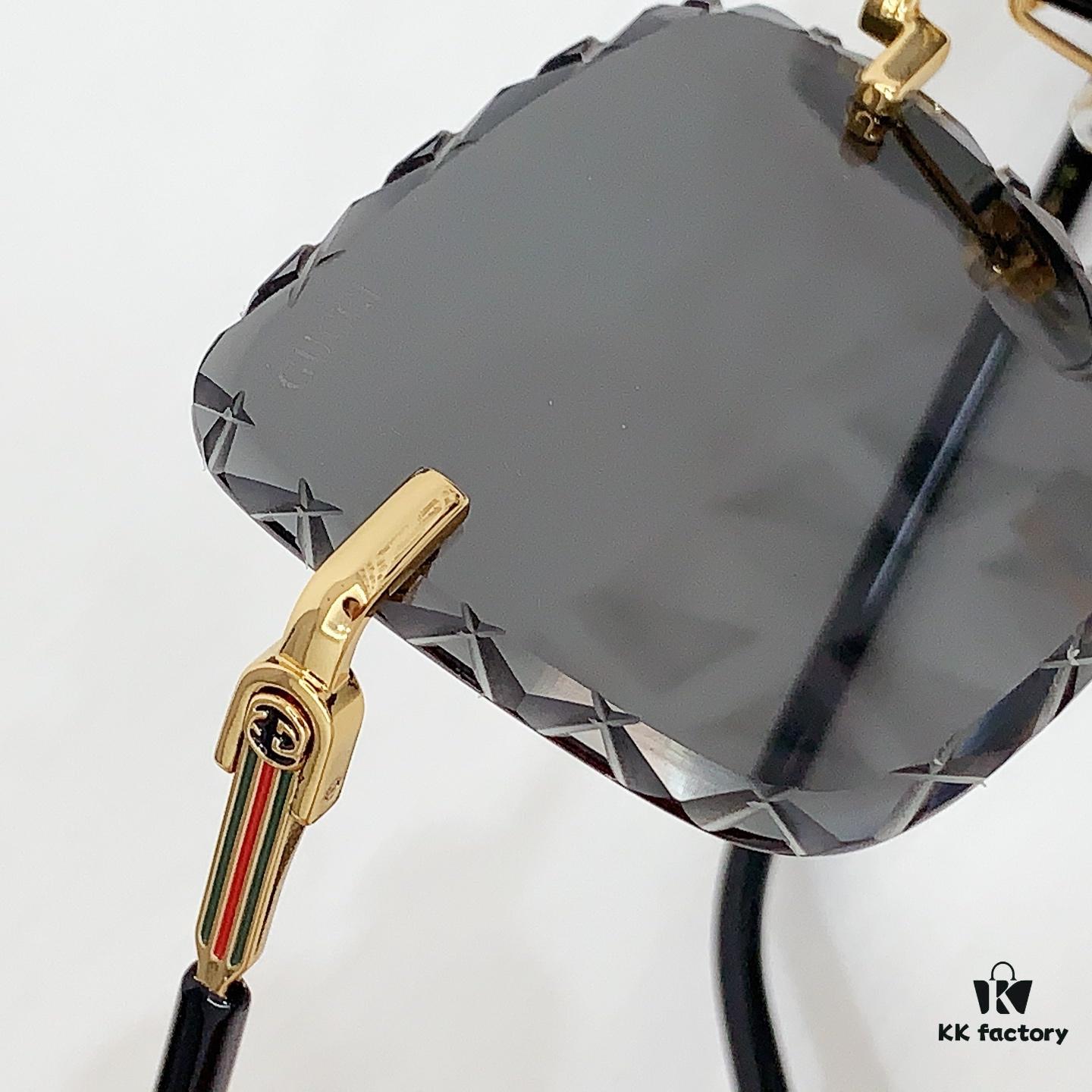 135 GUCCI GG1610 Sunglasses