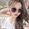 GUCCI 2025 Spring New Arrival Latest Rectangular Sunglasses, Favored by Influencers for Full Charm and Playful Elegance with Excellent Metal Finish