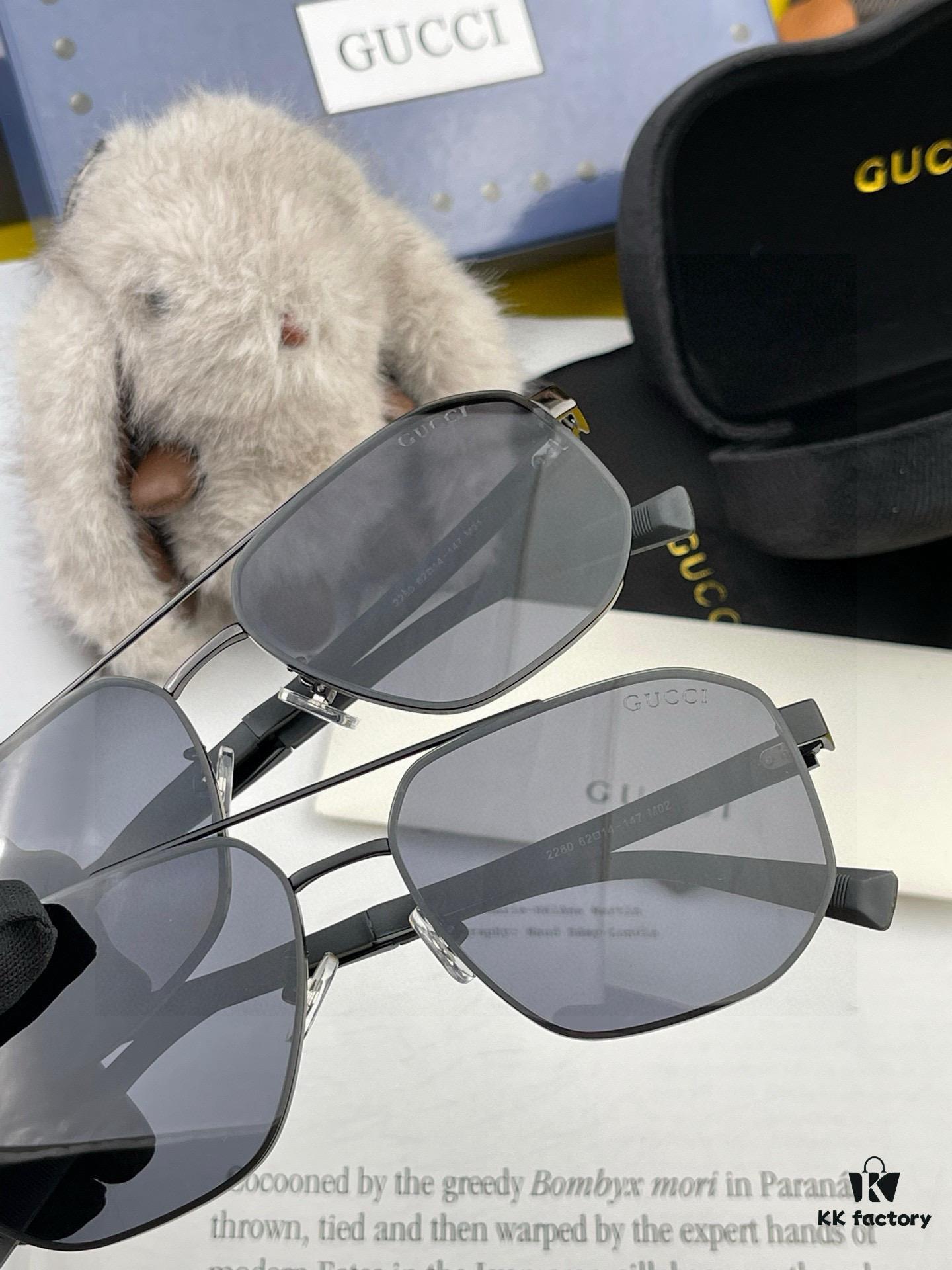 GUCCI 2025 New Unisex Polygonal Sunglasses Electroplated Never Fade Ultra-Light and Highly Elastic Frame Screw-Free Design Crush-Resistant HD Nylon Lenses Exquisite Craftsmanship Original Materials Casual and Stylish Universal Fit Must-Have for Summer Model 0228