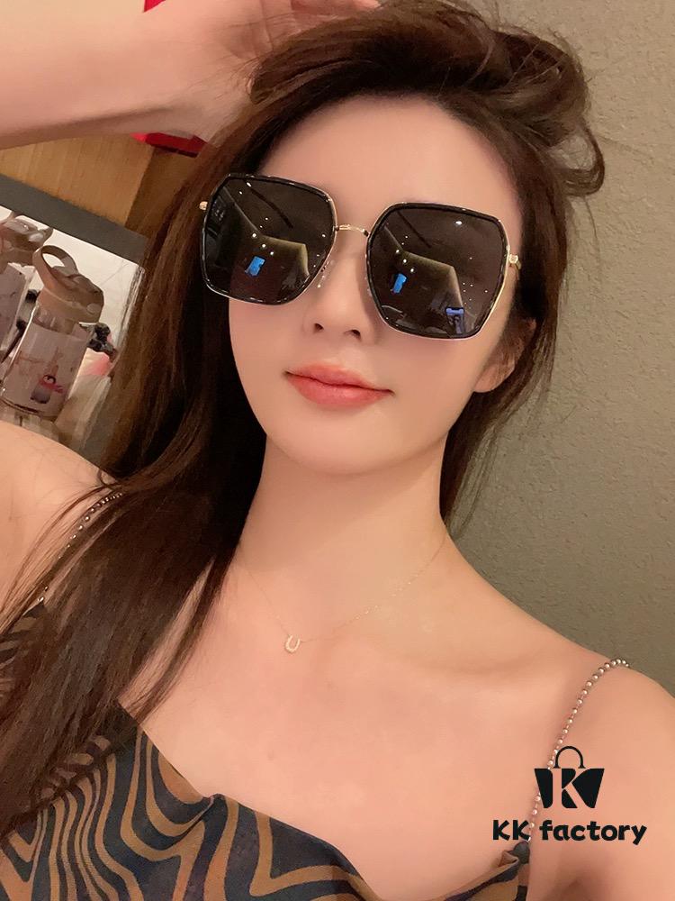 GUCCI 2025 Spring New Arrival Latest Square Frame Sunglasses, Favored by Influencers for Full Charm and Playful Sweetness