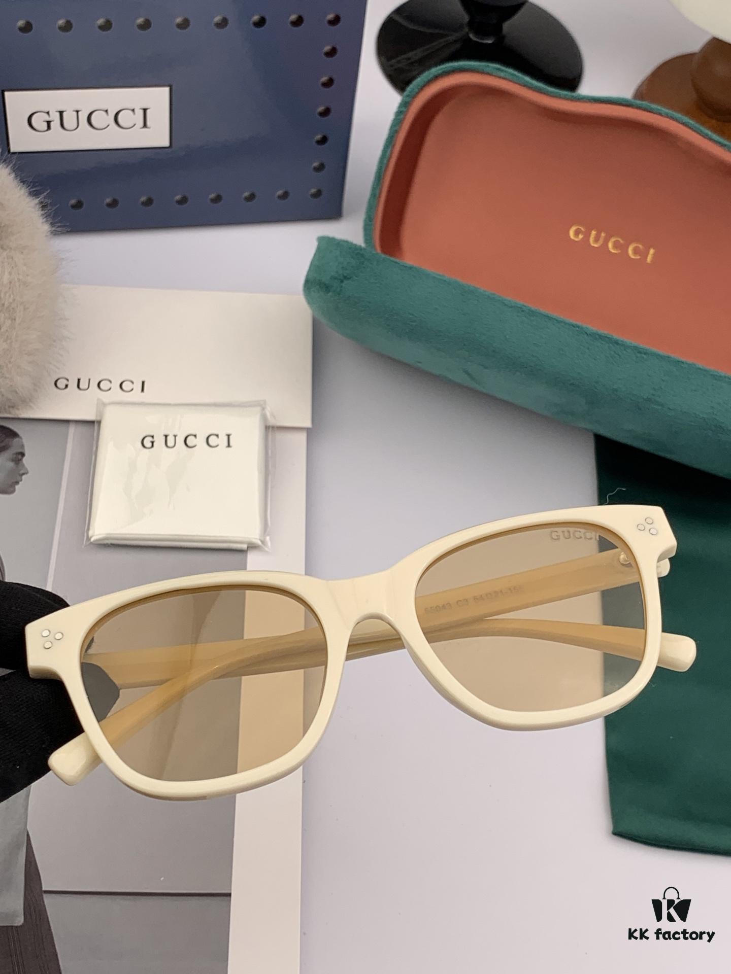 Gucci Classic Small Frame Design Sunglasses, Flattering on All Face Shapes, Perfect with Coats or Dresses, Stylish and Elegant, Nylon Polarized Lenses for UV Protection, Model: G35504