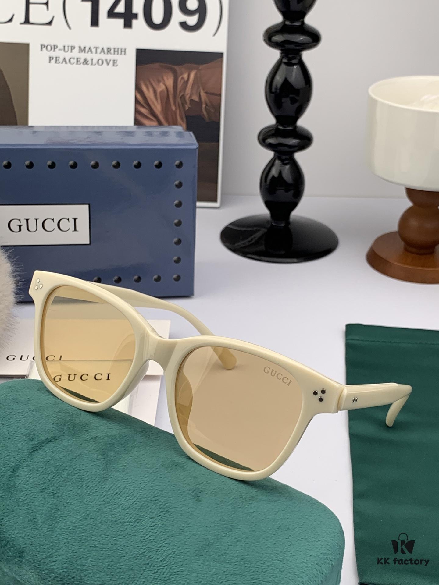 Gucci Classic Small Frame Design Sunglasses, Flattering on All Face Shapes, Perfect with Coats or Dresses, Stylish and Elegant, Nylon Polarized Lenses for UV Protection, Model: G35504