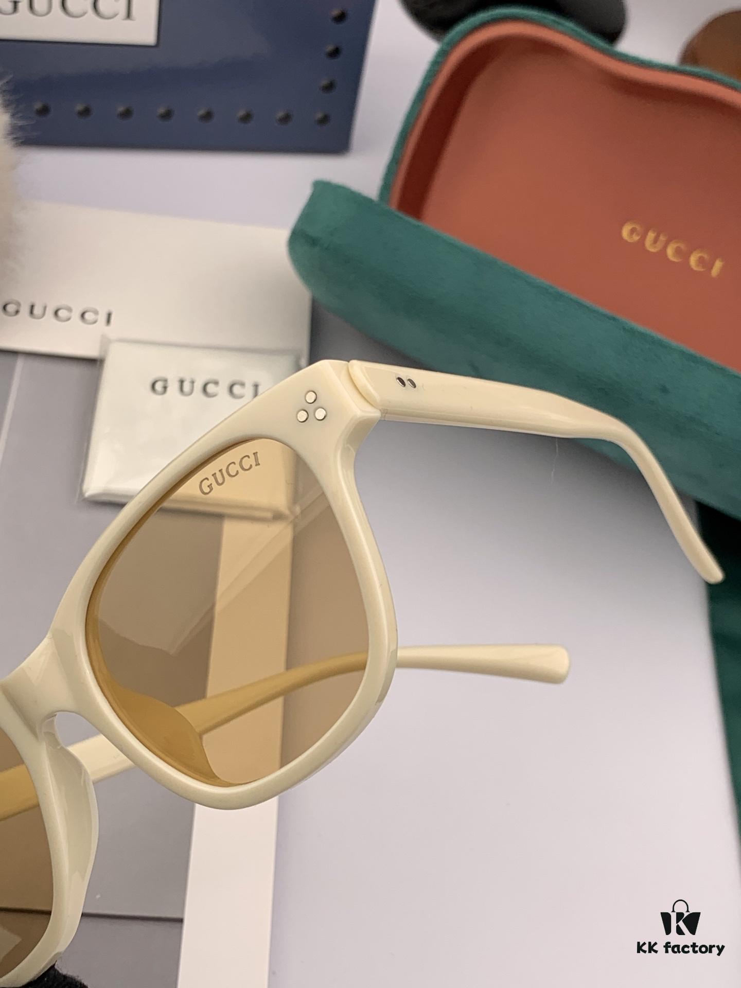 Gucci Classic Small Frame Design Sunglasses, Flattering on All Face Shapes, Perfect with Coats or Dresses, Stylish and Elegant, Nylon Polarized Lenses for UV Protection, Model: G35504