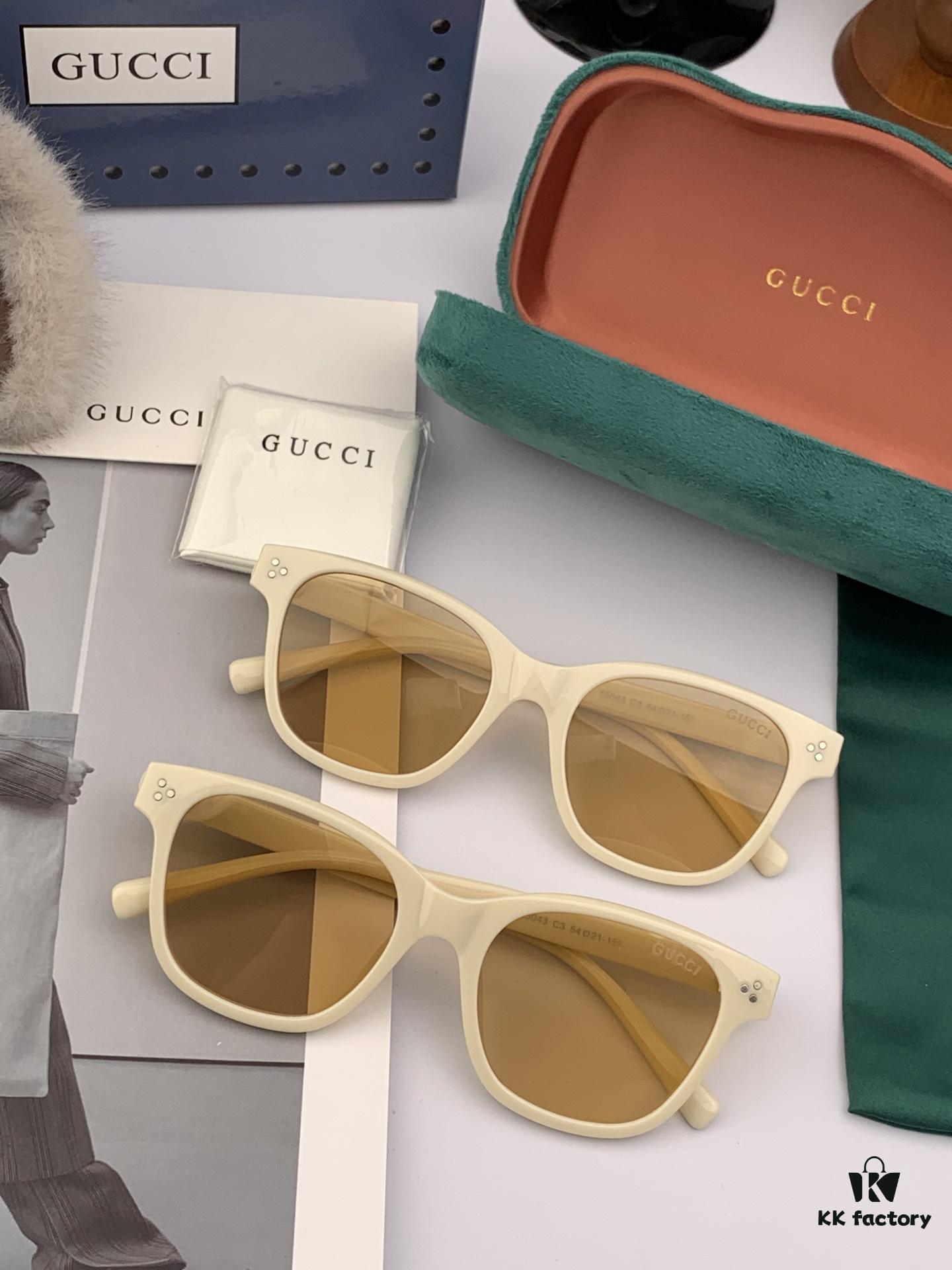 Gucci Classic Small Frame Design Sunglasses, Flattering on All Face Shapes, Perfect with Coats or Dresses, Stylish and Elegant, Nylon Polarized Lenses for UV Protection, Model: G35504