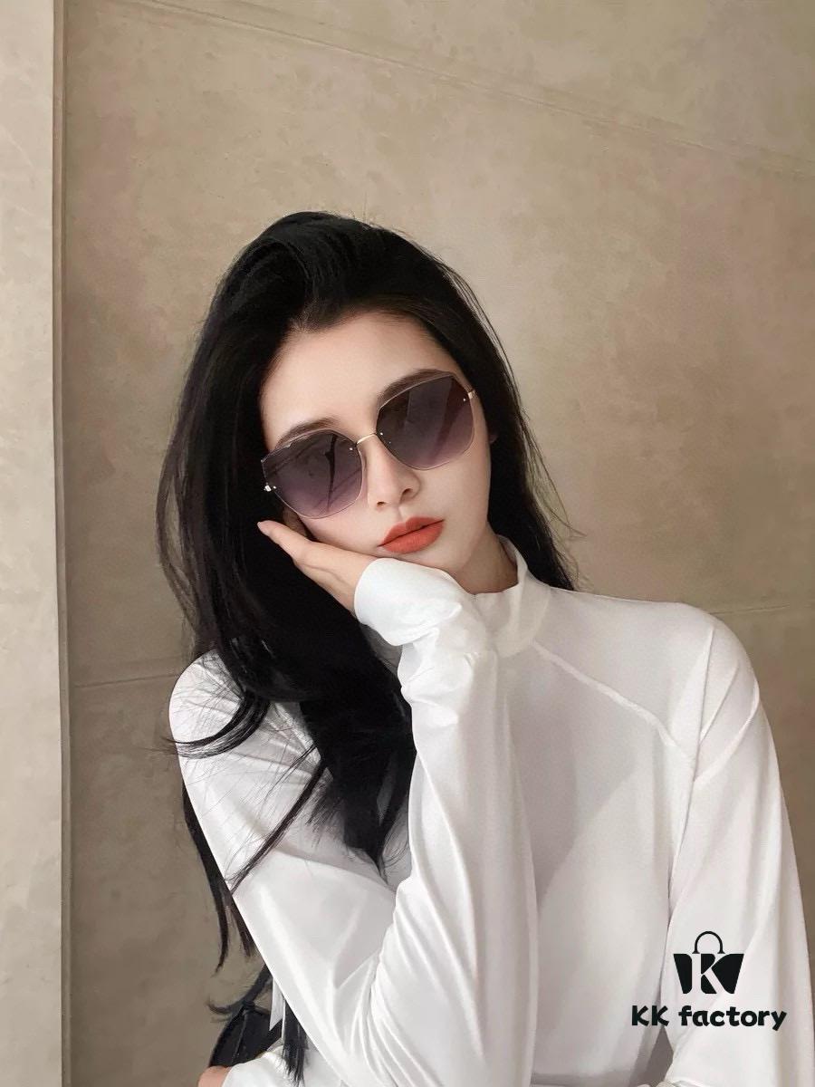 GUCCI 2025 Spring New Arrival Frameless Sunglasses, Popular Among Influencers, Playful and Sweet Design with Excellent Fit and Premium Metal Finish
