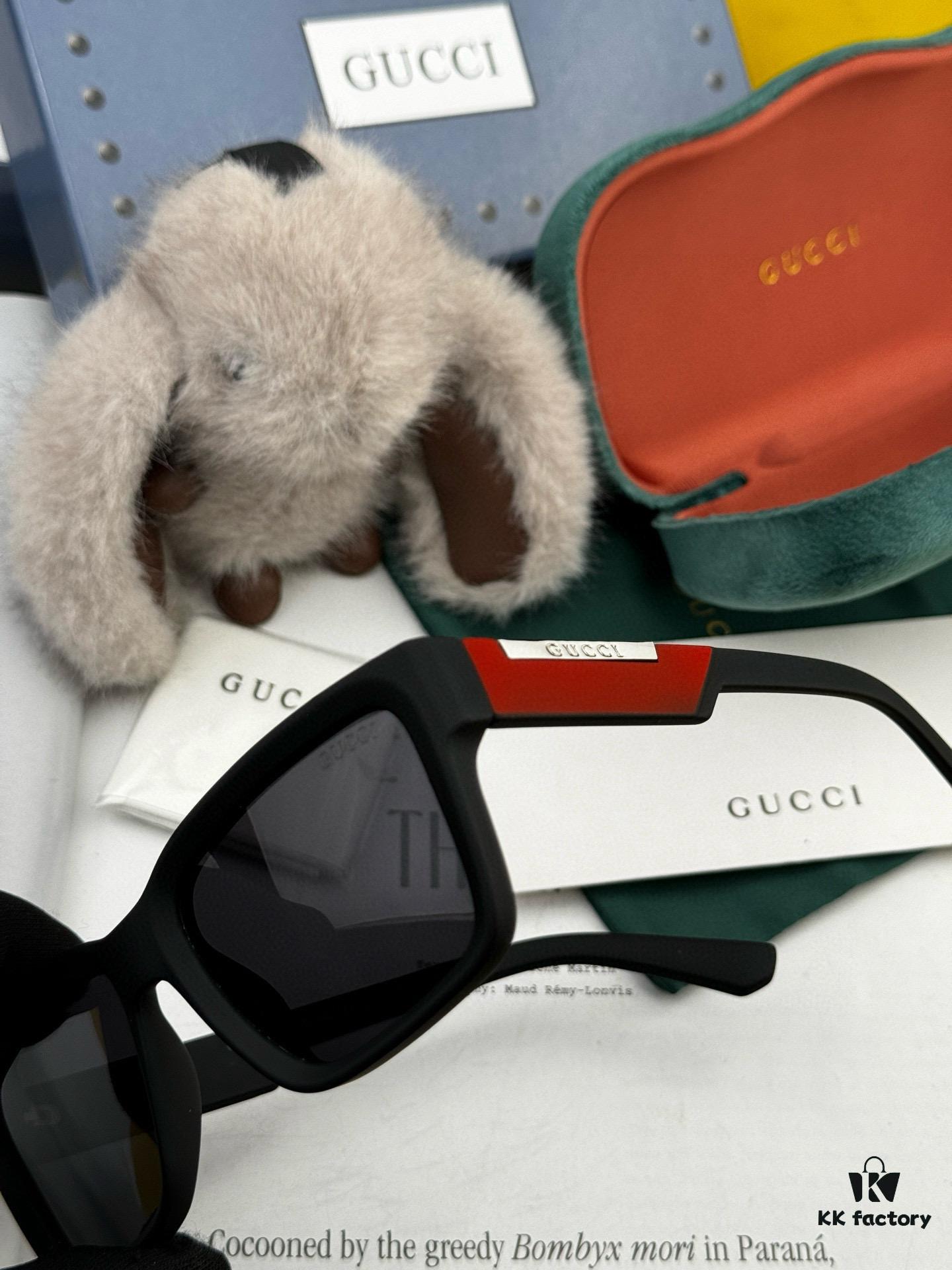 Stylish and Cool [GUCCI] Gucci New Sunglasses with Unique Charm and Avant-garde Design, Square Frame with Seamless Bridge for Ultimate Comfort