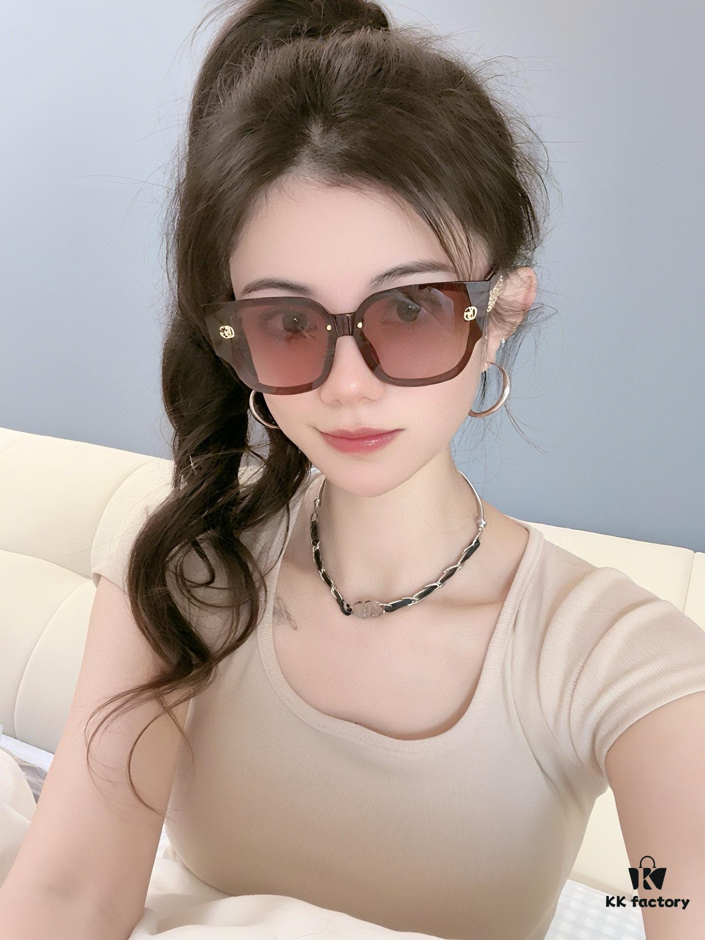 【GUCCI】2025 Spring New Arrival Trendy Fashion Square Frame Sunglasses High Quality Comfortable Wear Influencer Favorite Model: G1981