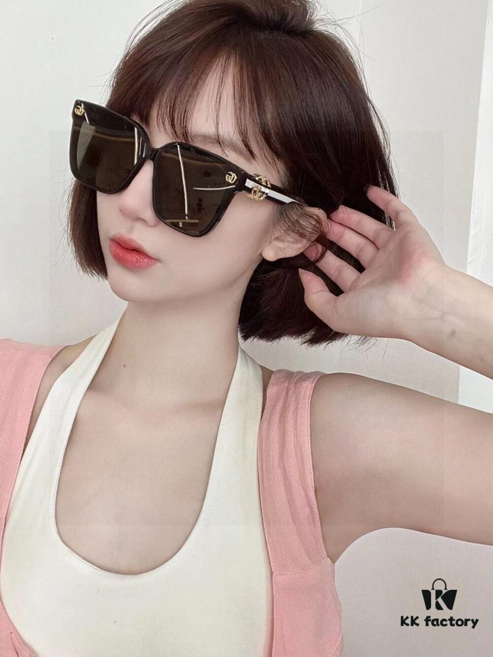 Gucci 2025 Spring New Arrival Ultra-Fresh Style Shiny Frame with Oversized G Logo on Temples, Elegant and Stylish Women's Best-Selling Sunglasses