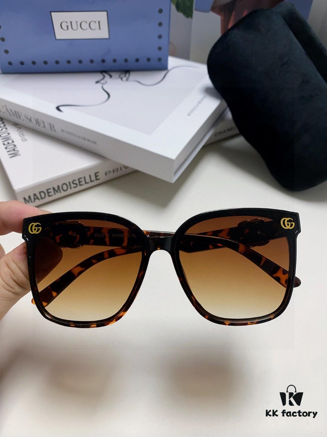 Gucci 2025 Spring New Arrival Ultra-Fresh Style Shiny Frame with Oversized G Logo on Temples, Elegant and Stylish Women's Best-Selling Sunglasses