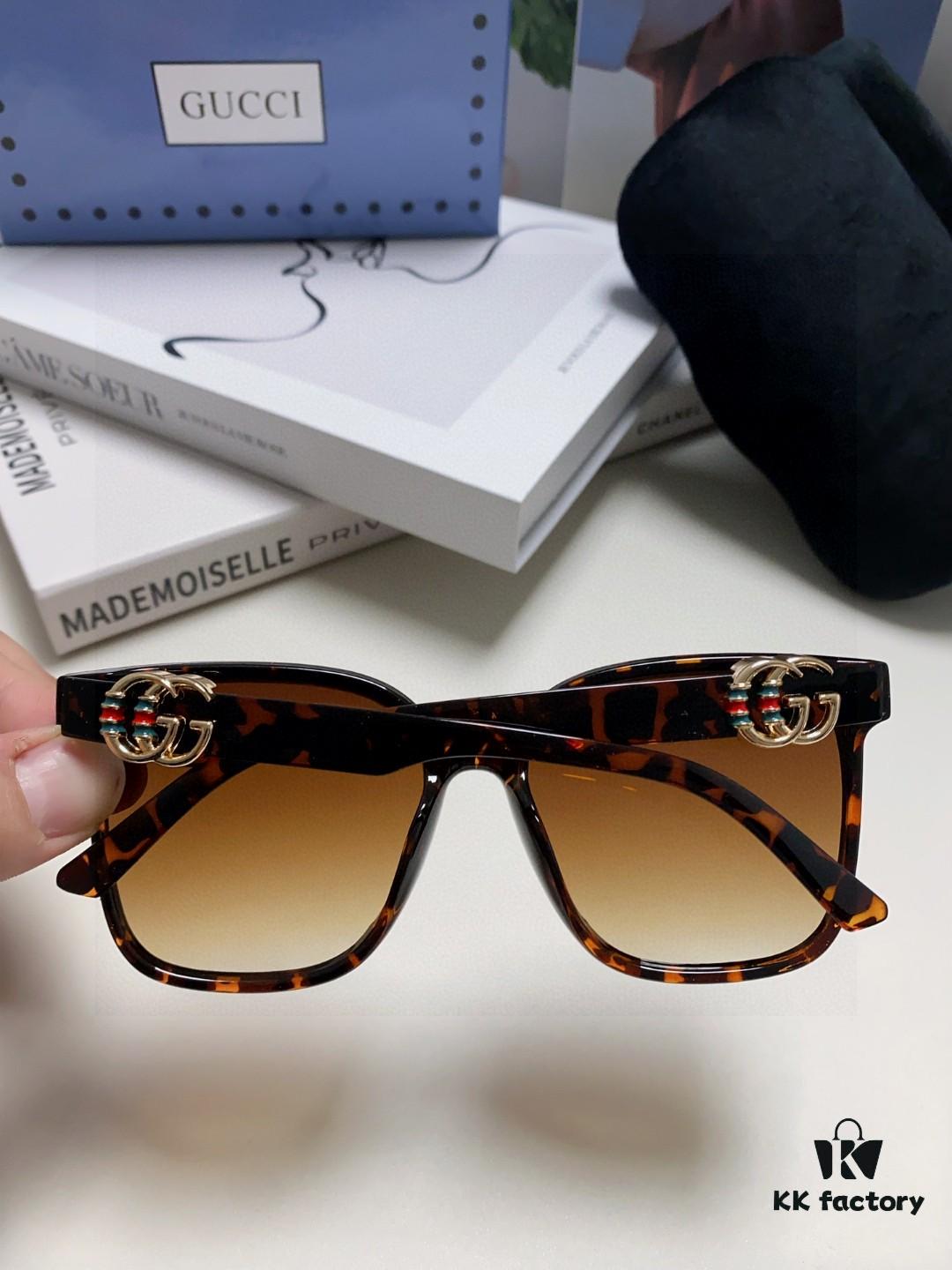 Gucci 2025 Spring New Arrival Ultra-Fresh Style Shiny Frame with Oversized G Logo on Temples, Elegant and Stylish Women's Best-Selling Sunglasses