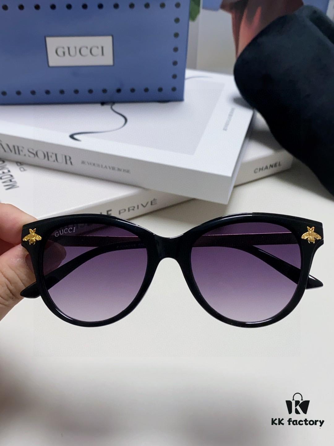 Gucci New Bee Style Sunglasses with Metal Hinges, UV-Protective, Stylish and Face-Framing for Outdoor Fashion