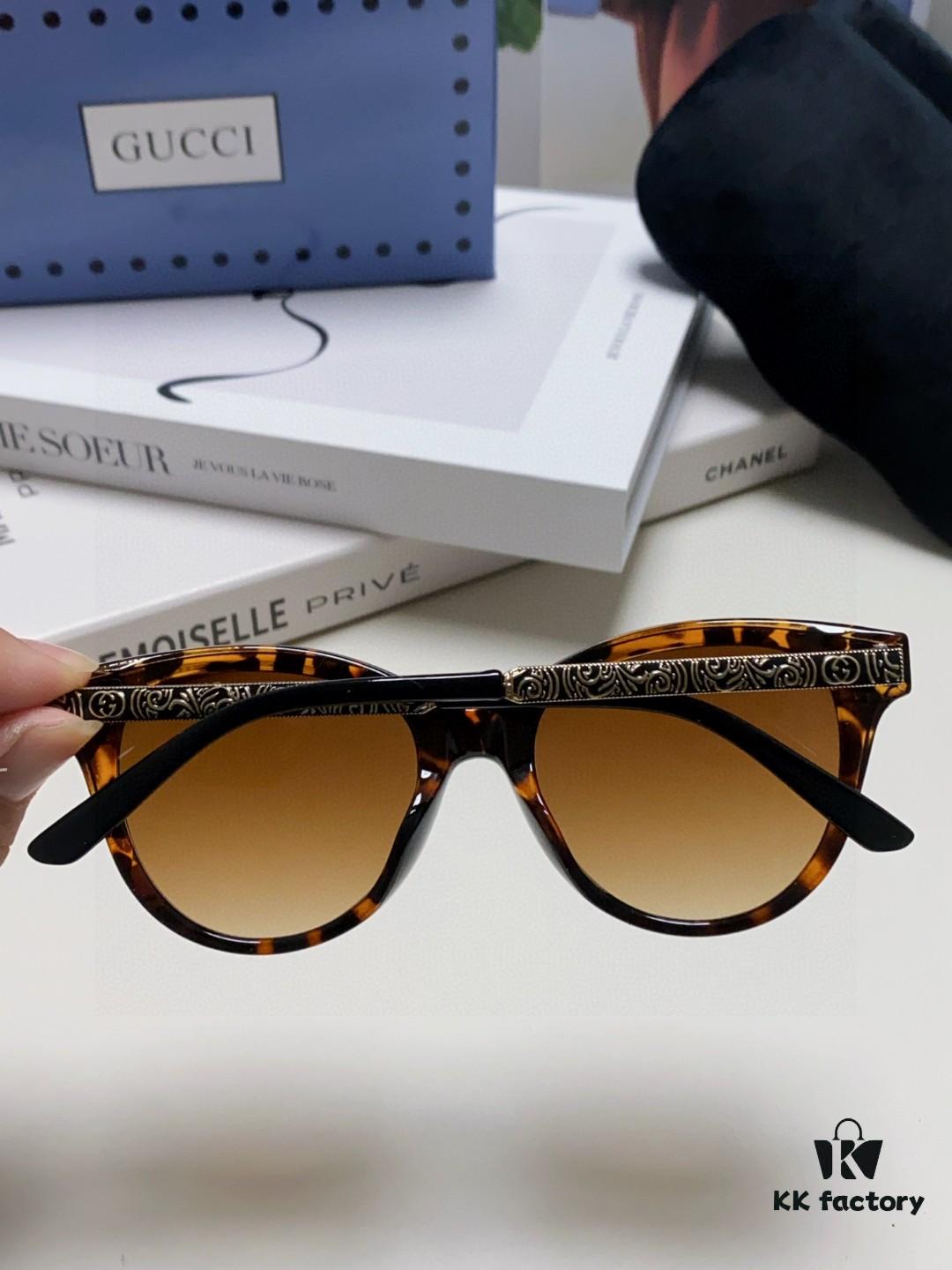 Gucci New Bee Design Sunglasses with Metal Hinges, UV Protection, Stylish and Face-Framing for Outdoor Fashion