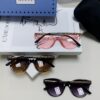 Gucci New Bee Design Sunglasses with Metal Hinges, UV Protection, Stylish and Face-Framing for Outdoor Fashion