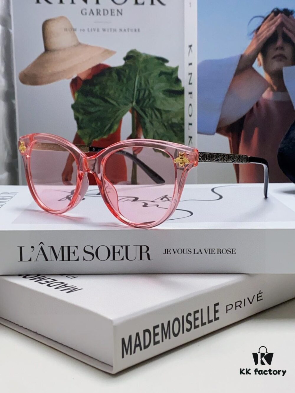 Gucci New Bee Style Sunglasses with Metal Hinges, UV Protection, Stylish and Face-Framing for Outdoor Fashion