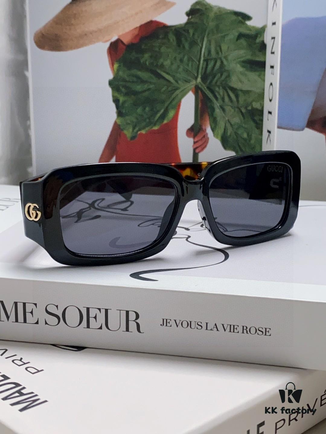 Gucci 2025 New Arrival Unisex Black Rectangular Acetate Sunglasses with Dual Side Logo, Trendy and Comfortable Oversized Sun Glasses