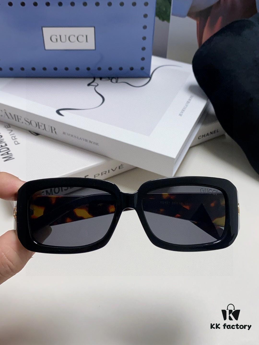 Gucci 2025 New Arrival Unisex Black Rectangular Acetate Sunglasses with Dual Side Logo, Trendy and Comfortable Oversized Sun Glasses