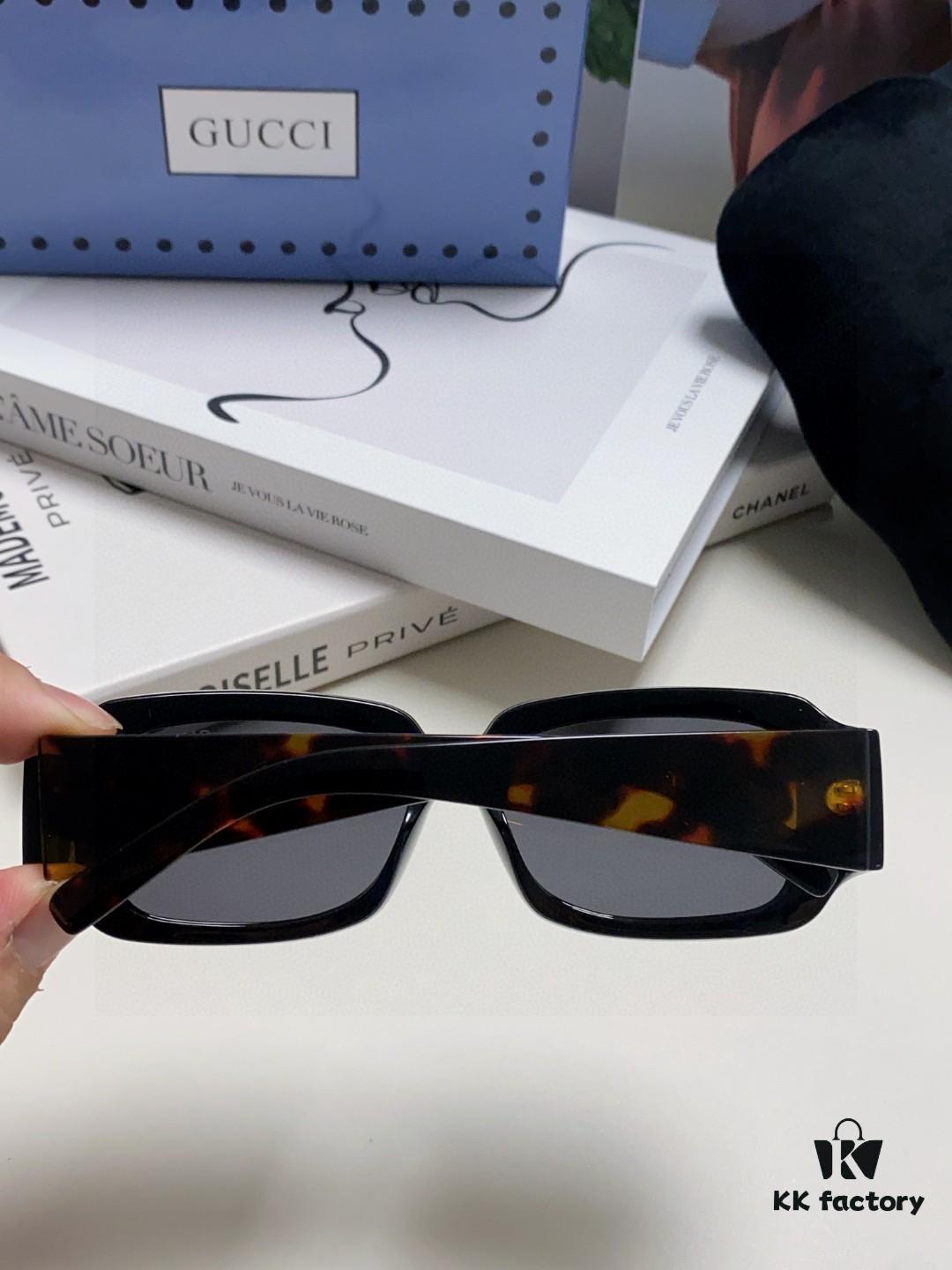 Gucci 2025 New Arrival Unisex Black Rectangular Acetate Sunglasses with Dual Side Logo, Trendy and Comfortable Oversized Sun Glasses