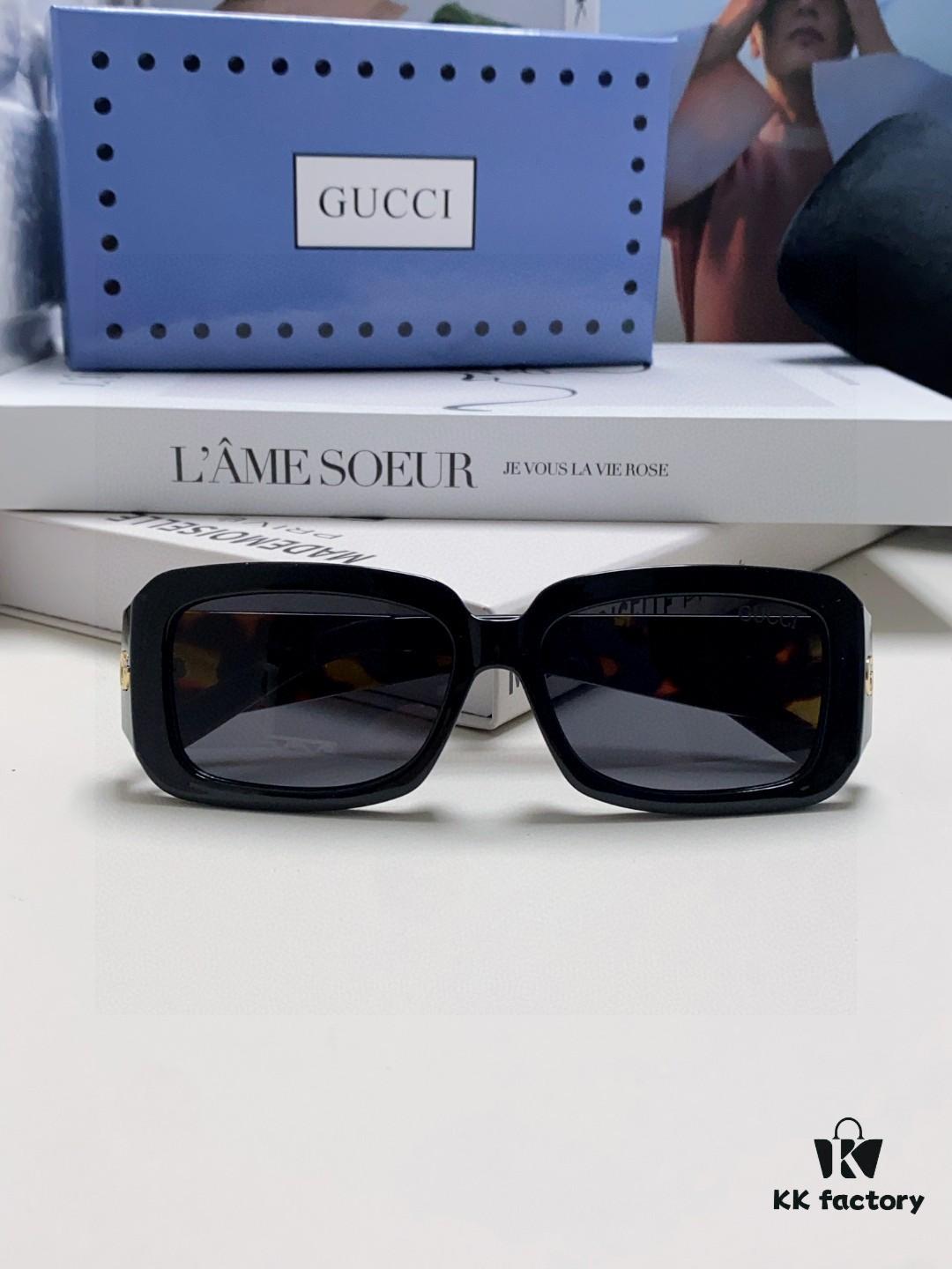 Gucci 2025 New Arrival Unisex Black Rectangular Acetate Sunglasses with Dual Side Logo, Trendy and Comfortable Oversized Sun Glasses