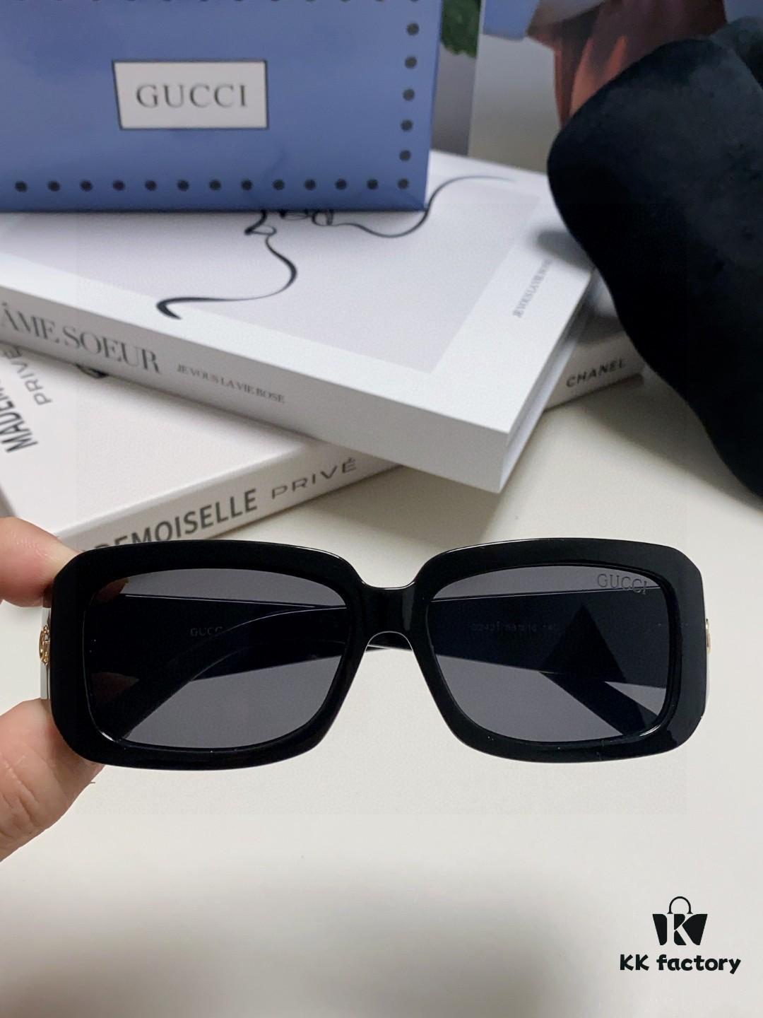 Gucci 2025 New Arrival Unisex Black Rectangular Acetate Sunglasses with Dual Side Logo, Trendy and Comfortable Oversized Eyewear