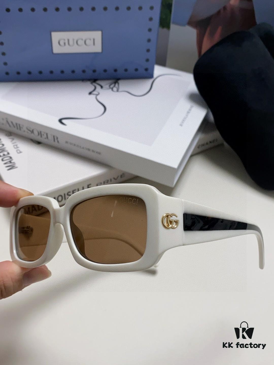 Gucci 2025 New Arrival Unisex Black Rectangular Acetate Sunglasses with Dual Side Logo, Trendy and Comfortable Oversized Sun Glasses