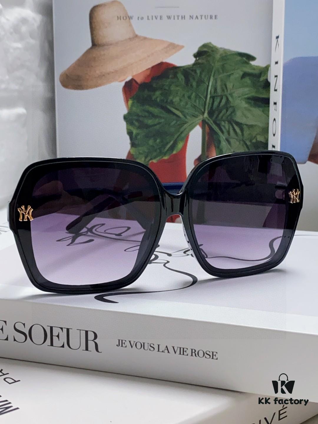 Gucci Women's Sunglasses 2025 New Fashion Oversized Sun Glasses for Women, Stylish Brand Eyewear for Large Faces