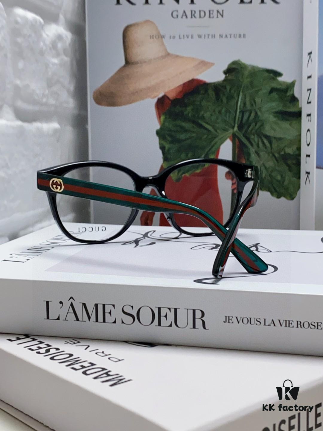 Gucci 2025 New Arrival Women's Woven Art Close-up Frame Black Fashion Sunglasses with Classic Red and Green Band