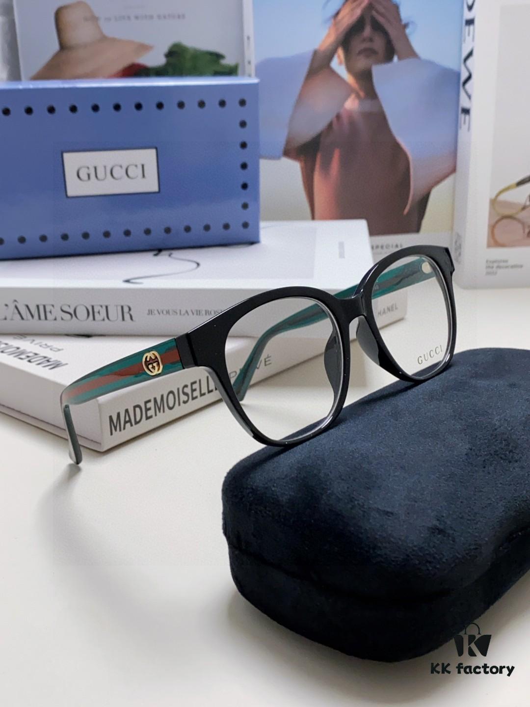 Gucci 2025 New Arrival Women's Woven Art Close-up Frame Black Fashion Sunglasses with Classic Red and Green Band